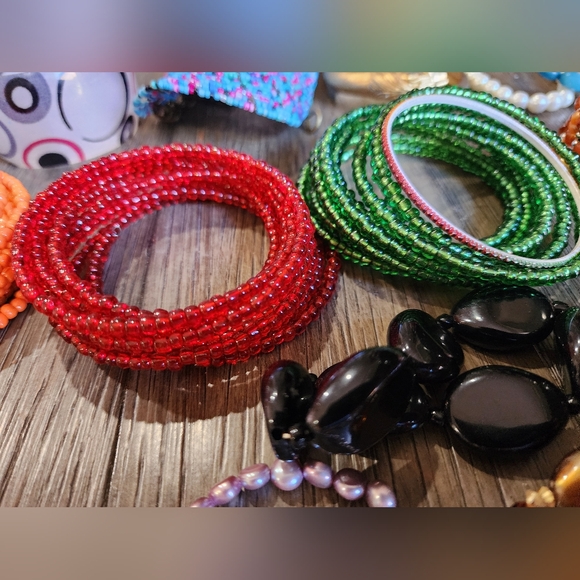 Womans Large jewelry lot 5lbs bracelets necklaces most preowned - Picture 16 of 16